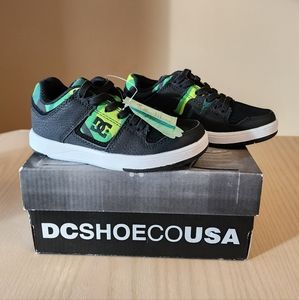 DC boy's cure sneakers size 11 camo